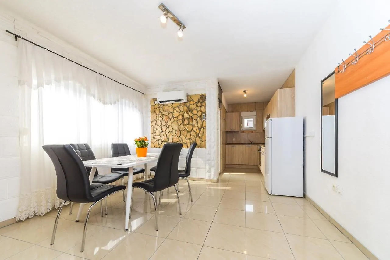 Apartment Rogosic 0*, Split